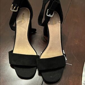 Old Navy Black Heels Sleek Design